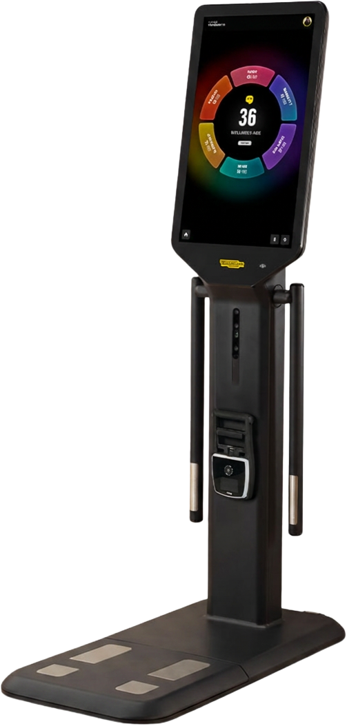 Technogym Checkup-zuil met meetplatform en scherm.